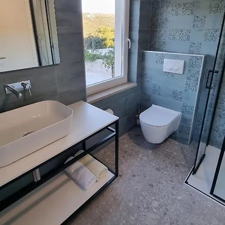 Ostreon Luxury * Ston